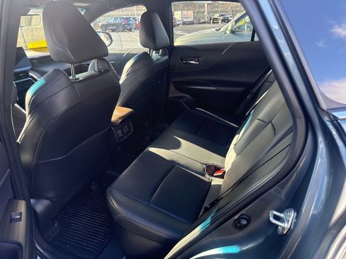 Used 2024 Toyota Venza Limited image 6