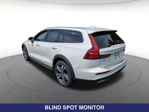 Used 2026 Volvo V60 B5 Cross Country Plus w/ Protection Package Premier AWD/4WD image 6