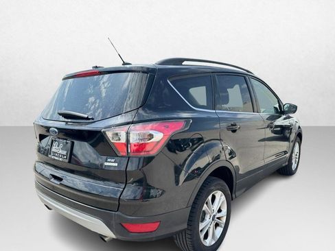 Used 2017 Ford Escape SE w/ Equipment Group 201A image 5