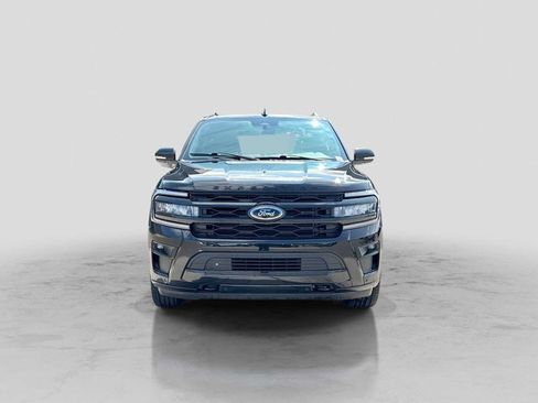 Used 2023 Ford Expedition Limited AWD/4WD image 9