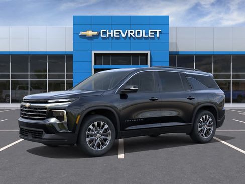 New 2026 Chevrolet Traverse LT w/ Sun and Wheel Package AWD/4WD image 2