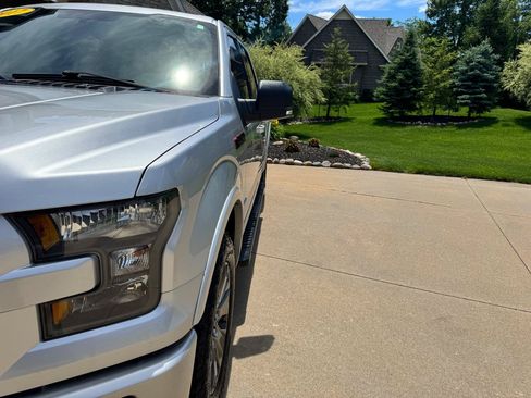 Used 2017 Ford F150 XLT w/ Equipment Group 302A Luxury AWD/4WD image 32