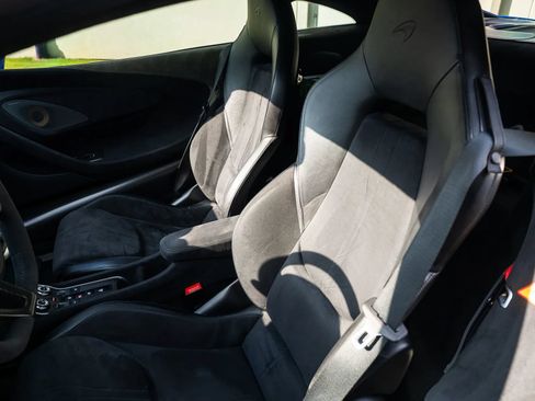Used 2019 McLaren 600LT RWD image 24