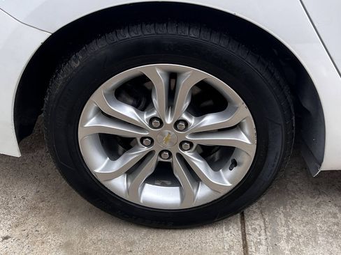 Used 2019 Chevrolet Cruze LT FWD image 10