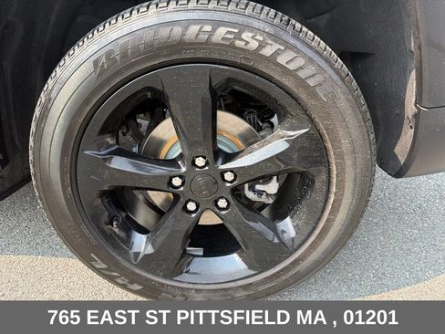 Used 2024 Jeep Grand Cherokee Altitude AWD/4WD image 30