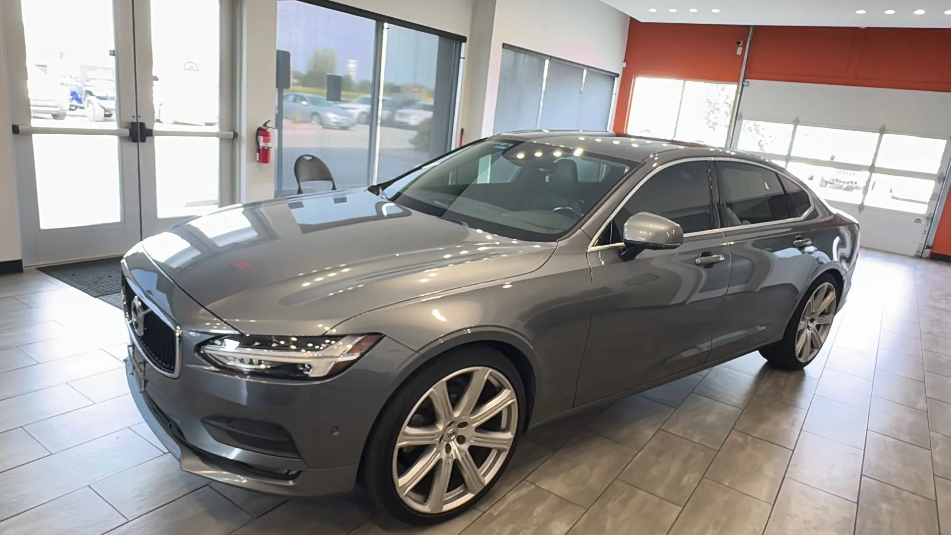 Used 2018 Volvo S90 T6 Momentum AWD/4WD image 9