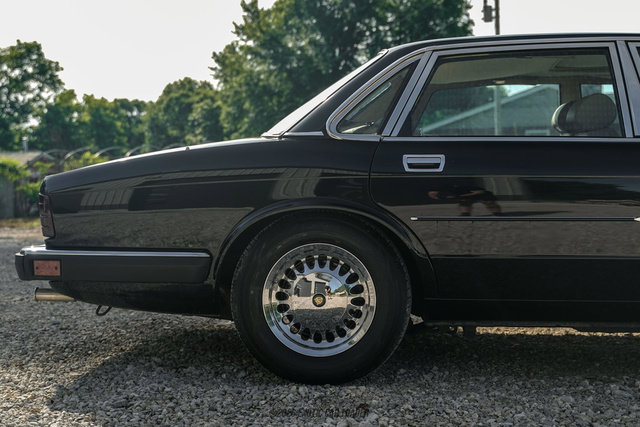 Used 1988 Jaguar XJ6 RWD image 10