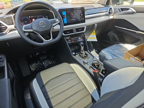 New 2026 Volkswagen Taos SEL AWD/4WD image 5