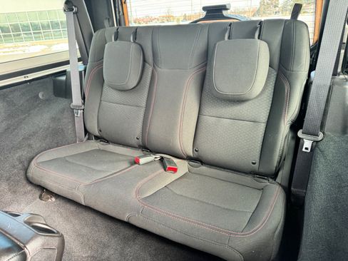 Used 2022 Jeep Wrangler Rubicon image 13
