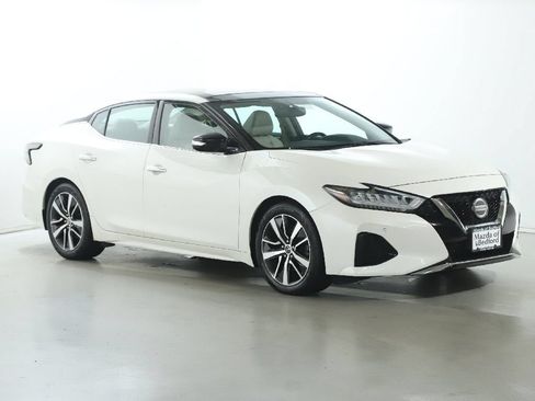 Used 2019 Nissan Maxima 3.5 SL w/ Floor Mat Group FWD image 9