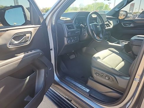 Certified 2024 Chevrolet Tahoe High Country w/ Premium Package AWD/4WD image 9