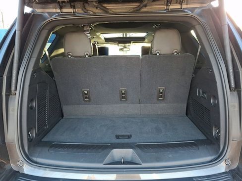 Used 2021 Chevrolet Tahoe LT w/ LT Signature Package image 28