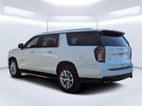 Used 2021 Chevrolet Suburban Premier w/ Premium Package image 6