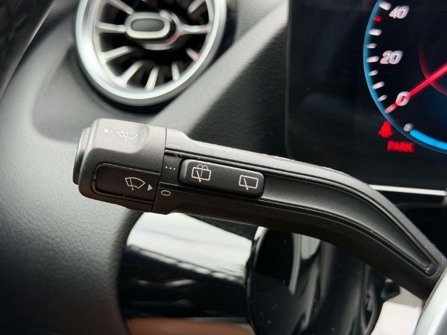 Certified 2023 Mercedes-Benz GLA 250 4MATIC image 21