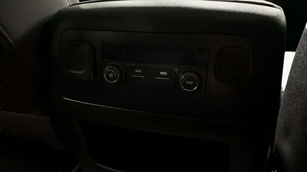 Used 2020 GMC Yukon SLE AWD/4WD image 16