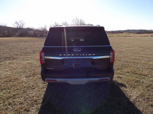 Used 2024 Ford Expedition Limited image 7