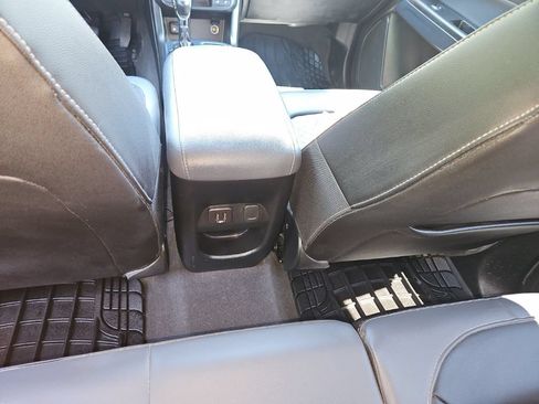 Used 2022 Chevrolet Colorado Z71 AWD/4WD image 24