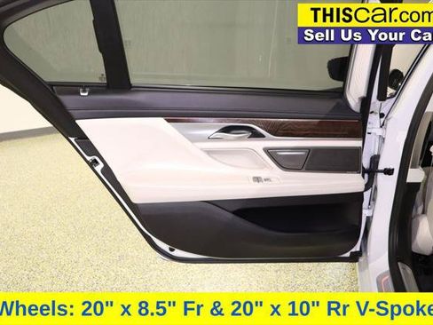 Used 2021 BMW 750i xDrive w/ Executive Package AWD/4WD image 37