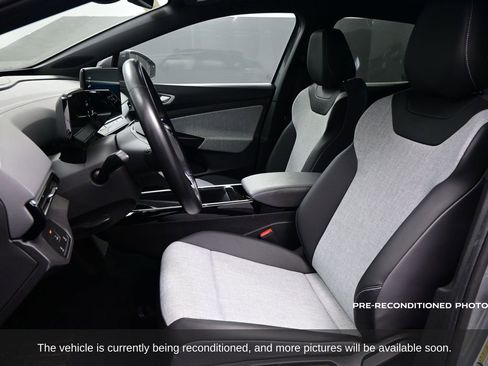 Used 2023 Volkswagen ID.4 Pro image 6