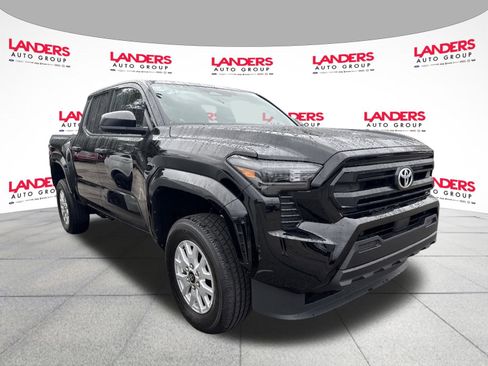 Used 2025 Toyota Tacoma SR image 2