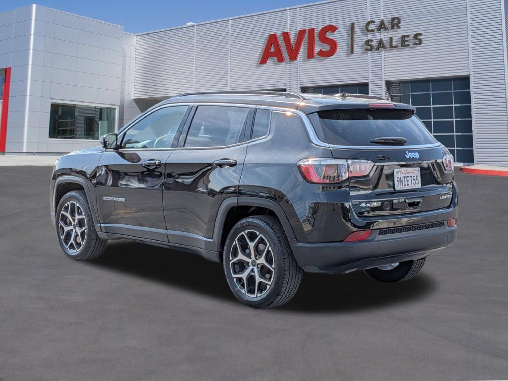 Used 2025 Jeep Compass Limited AWD/4WD image 9