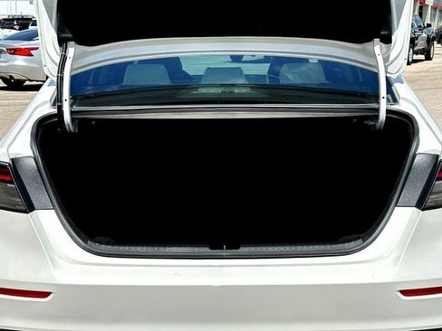 Used 2025 Honda Accord SE image 32
