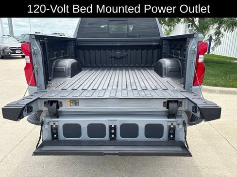 Certified 2025 Chevrolet Silverado 1500 RST AWD/4WD image 24