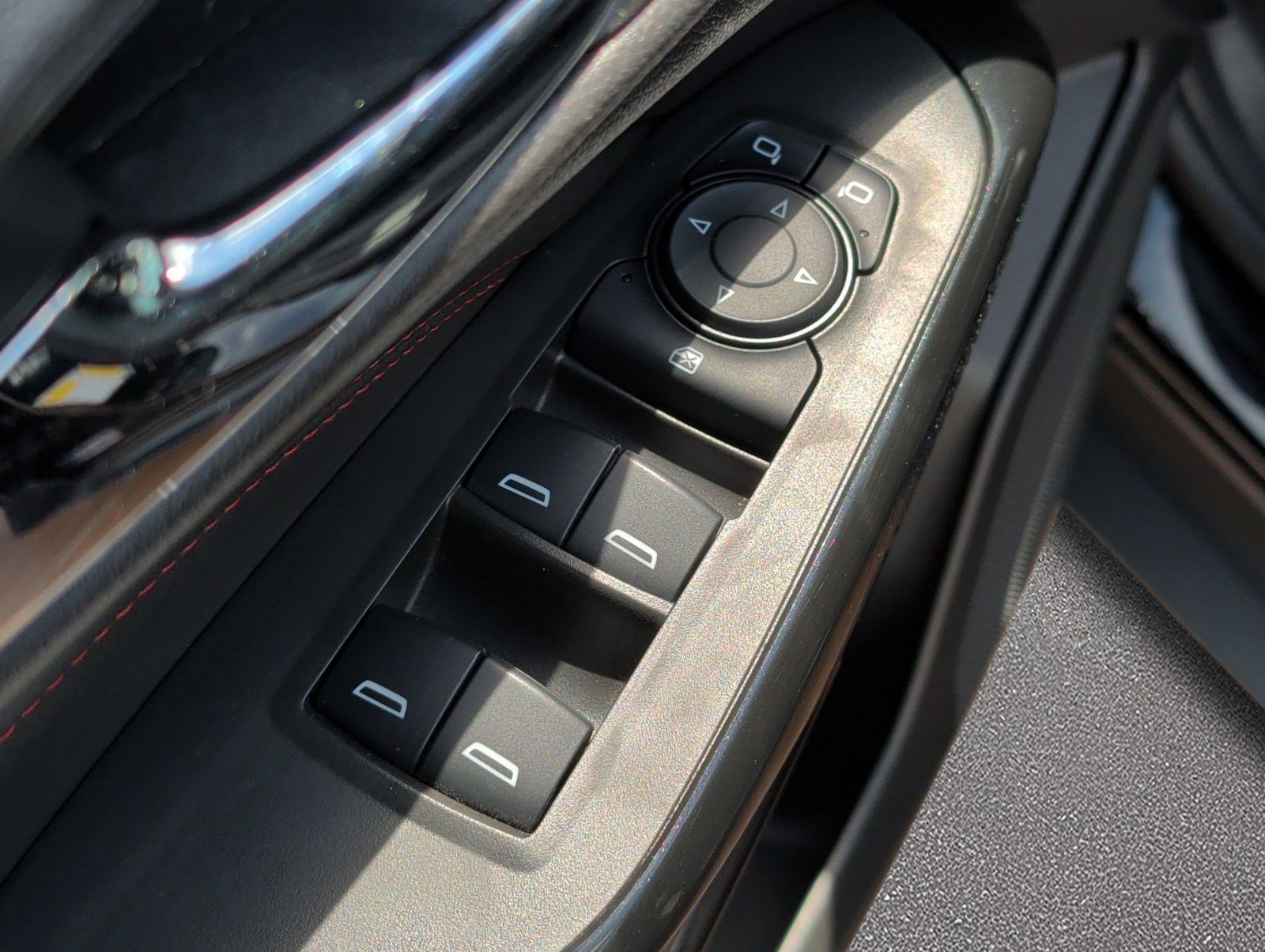 Used 2025 Chevrolet Trax RS w/ Driver Confidence Package FWD image 9