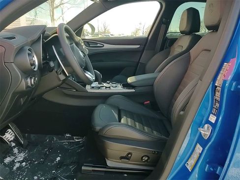 Used 2024 Alfa Romeo Stelvio Veloce image 21