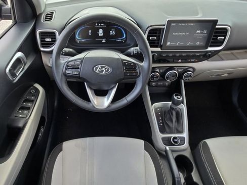 Certified 2025 Hyundai Venue SEL FWD image 12