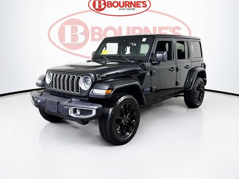 Used 2025 Jeep Wrangler Unlimited Sahara w/ Safety Group image 5