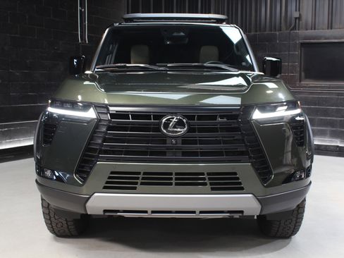 Used 2025 Lexus GX 550 w/ Accessory Package (32) AWD/4WD image 7