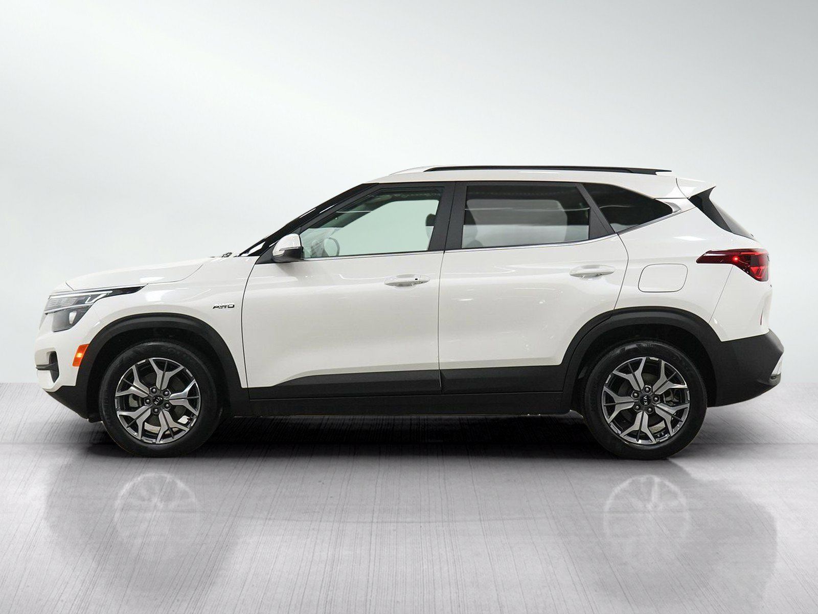Used 2021 Kia Seltos EX AWD/4WD image 3