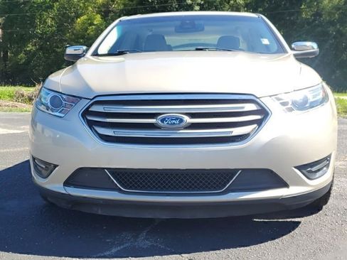 Used 2018 Ford Taurus Limited FWD image 2
