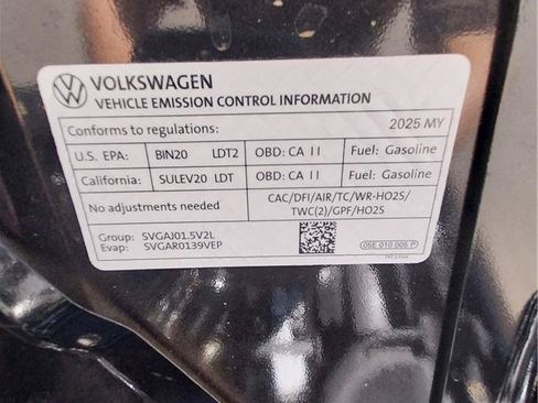 Used 2025 Volkswagen Taos SE AWD/4WD image 21