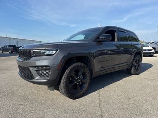 Used 2025 Jeep Grand Cherokee Altitude AWD/4WD video 2