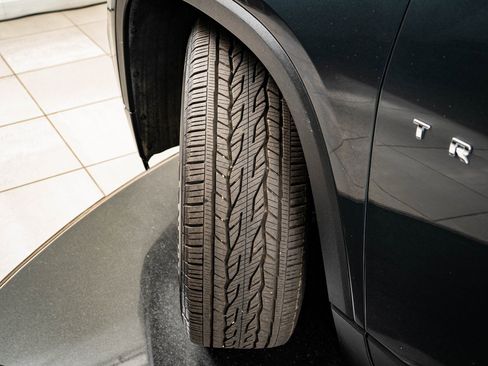 Used 2019 Chevrolet Traverse LT image 42