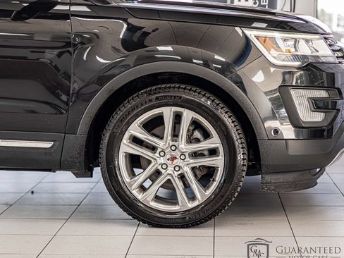 Used 2020 Ford Explorer XLT w/ Equipment Group 202A RWD image 11