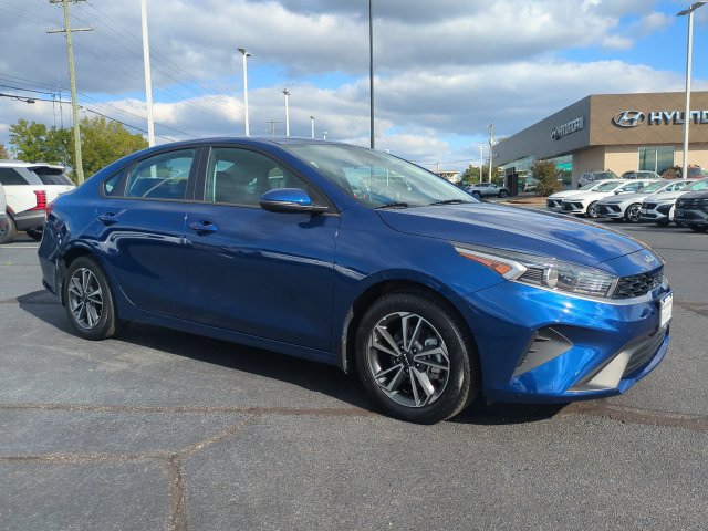 Used 2023 Kia Forte LXS w/ LXS Technology Package FWD image 1