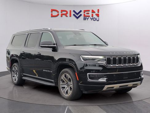 Used 2024 Jeep Wagoneer L Series II RWD image 7