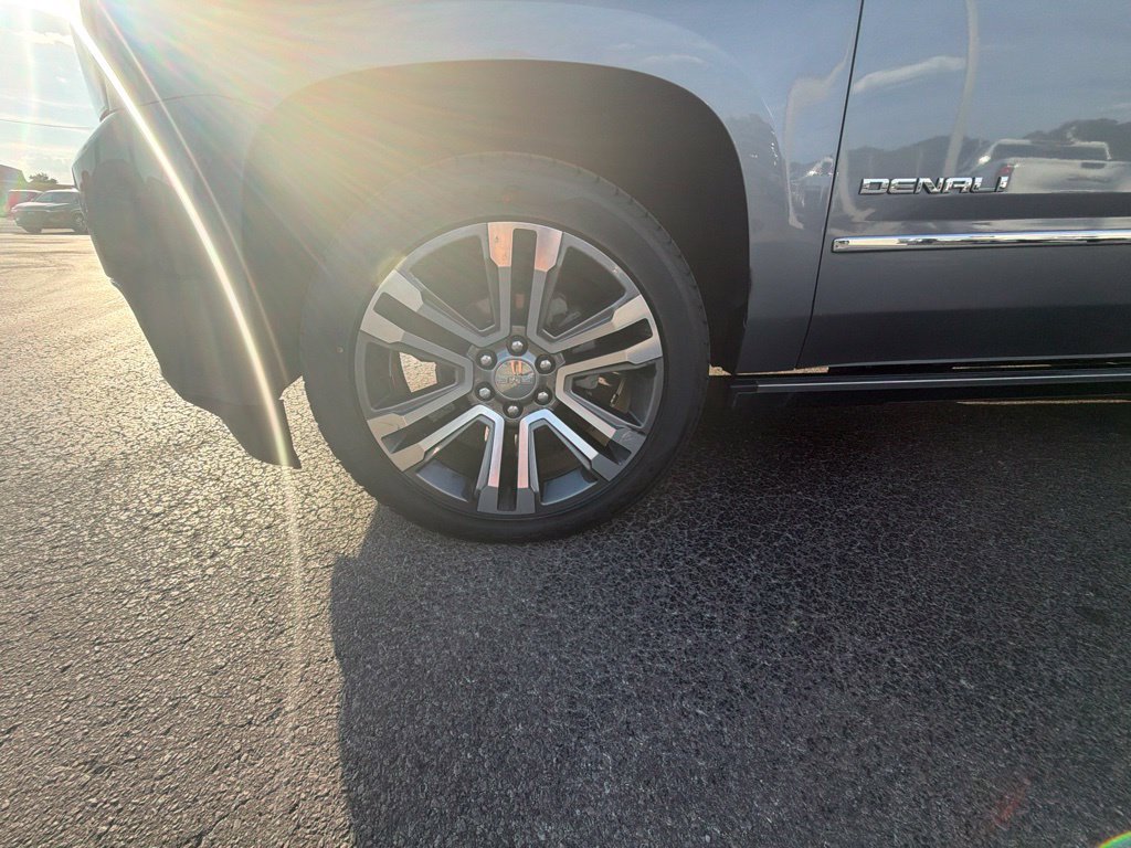 Used 2018 GMC Yukon Denali w/ Denali Ultimate Package RWD image 9