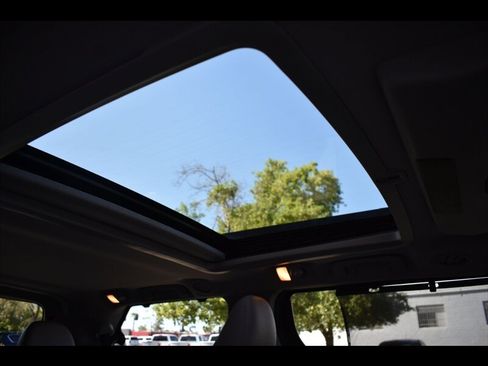 Used 2018 Toyota Sienna Limited Premium w/ Preferred Accessory Package FWD image 30