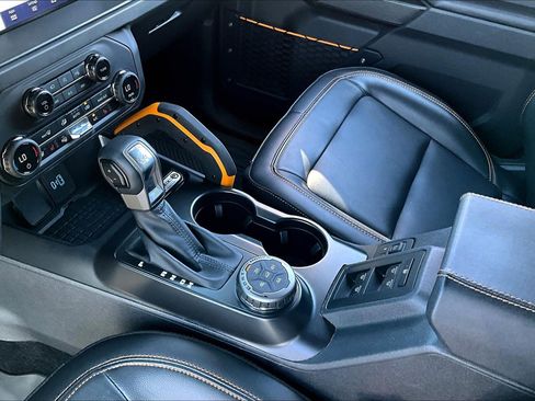 Used 2024 Ford Bronco Badlands image 18