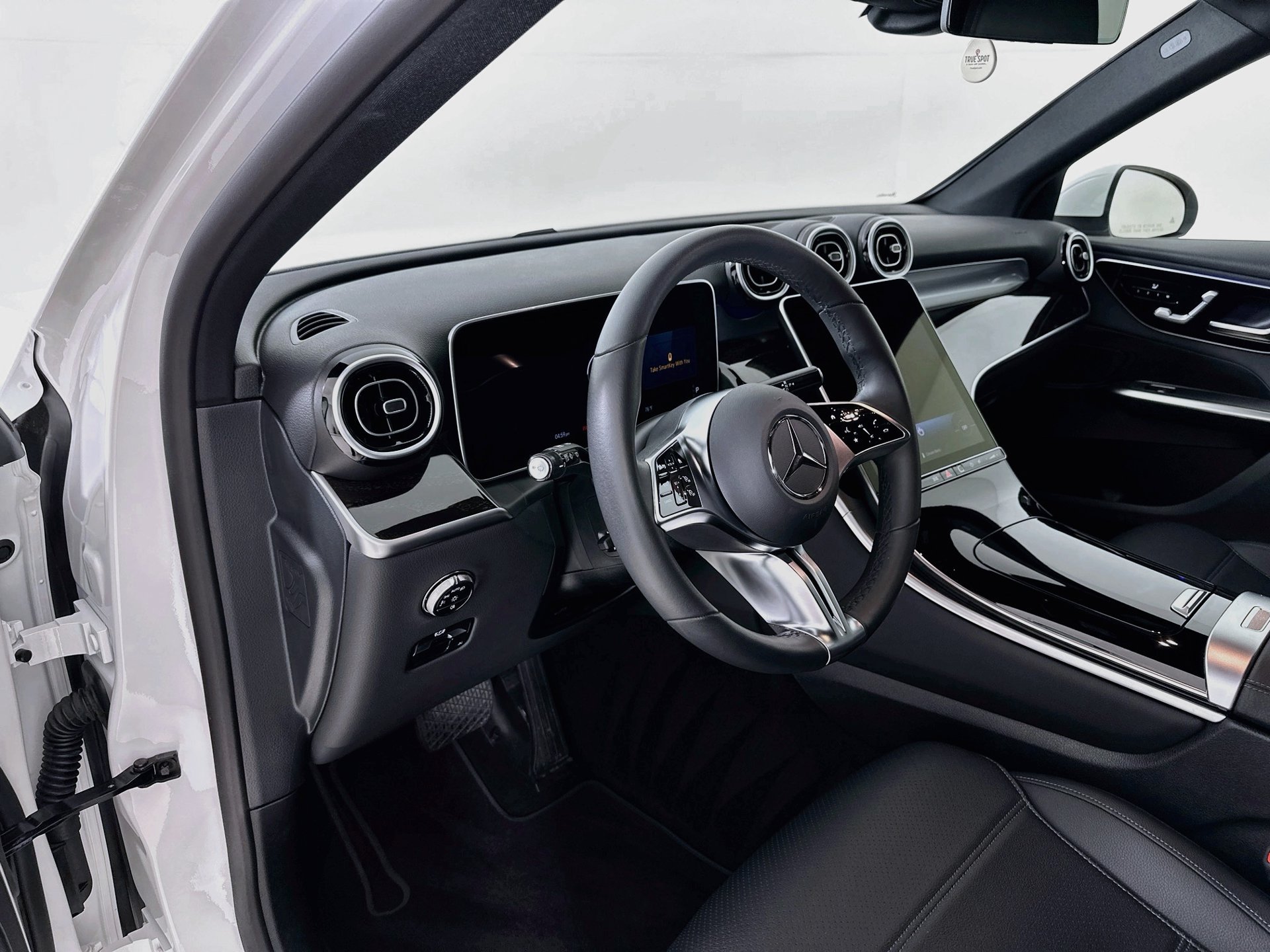 Certified 2026 Mercedes-Benz GLC 300 image 10