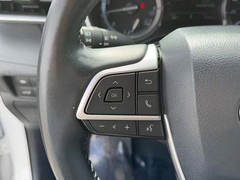 Used 2022 Toyota Highlander XSE image 16