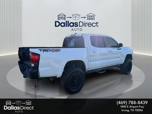 Used 2020 Toyota Tacoma TRD Sport w/ Technology Package image 6