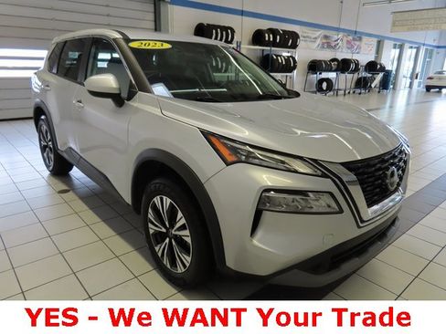 Used 2023 Nissan Rogue SV image 17