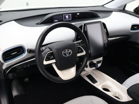 Used 2018 Toyota Prius Four FWD image 15