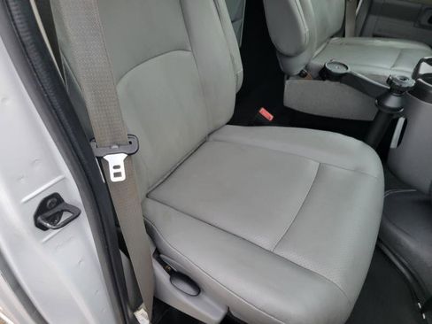 Used 2014 Ford E-350 and Econoline 350 Super Duty w/ Power Group image 41