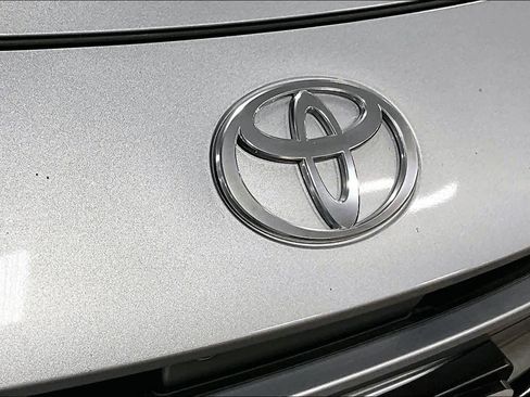 Used 2023 Toyota Prius Limited image 28